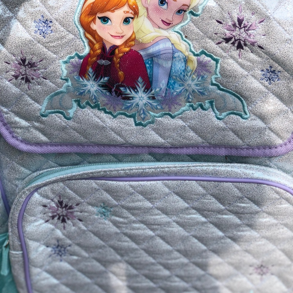 Frozen backpack - Picture 5 of 9